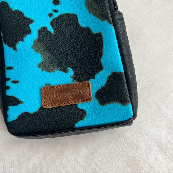 Wrangler Turquoise Cow Print Sling Bag - Picture 7 of 11